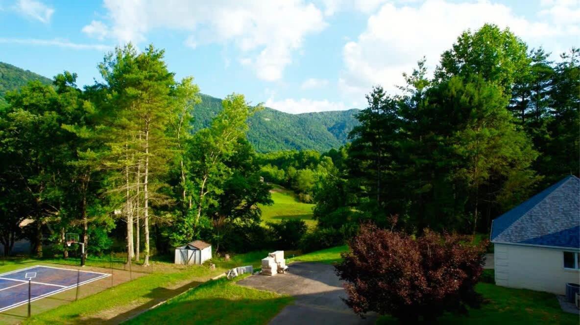הוילה Big Stone Gap Gated Mansion - Basketball Court Movie Theater Views מראה חיצוני תמונה