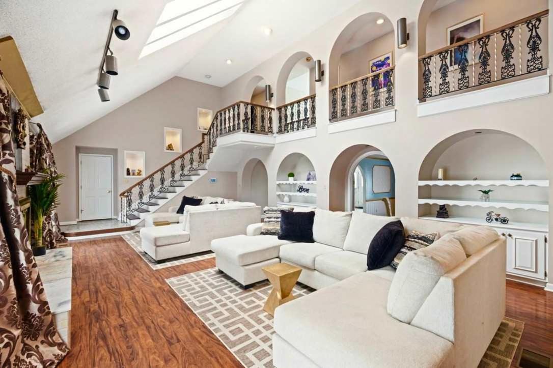 הוילה Big Stone Gap Gated Mansion - Basketball Court Movie Theater Views מראה חיצוני תמונה