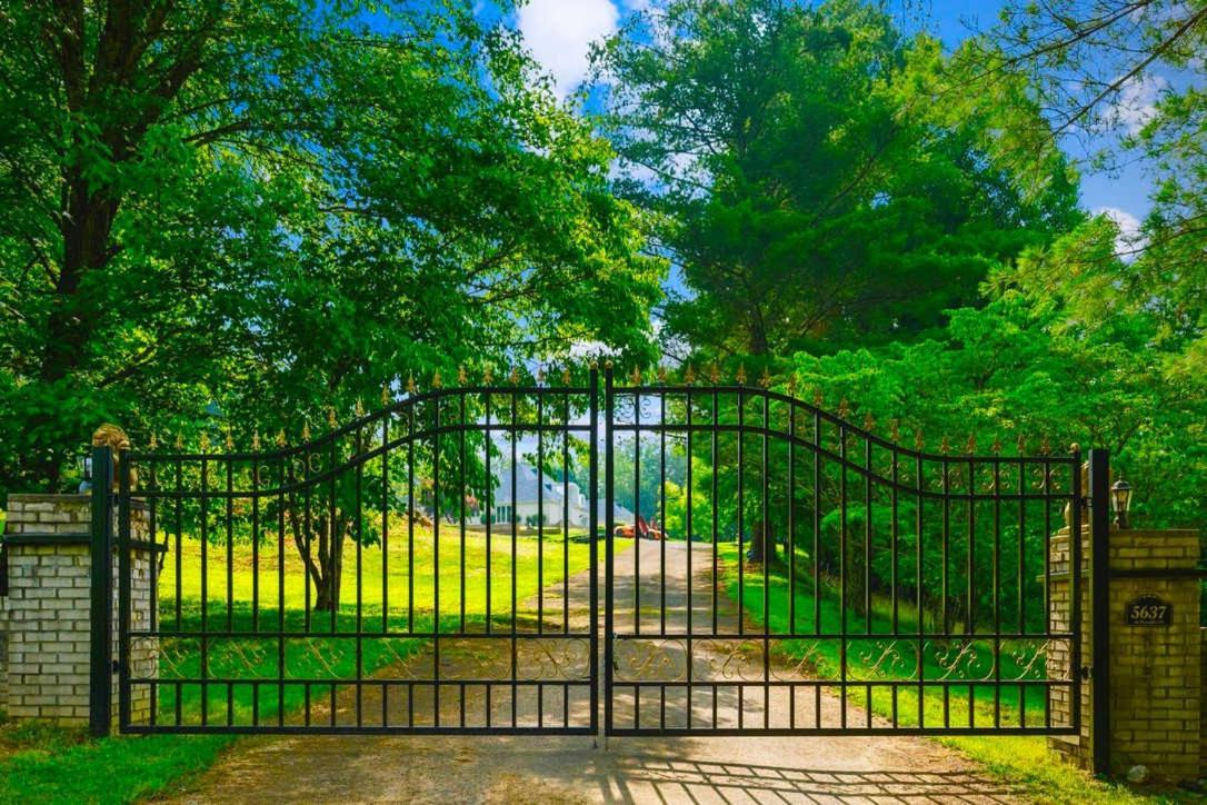 הוילה Big Stone Gap Gated Mansion - Basketball Court Movie Theater Views מראה חיצוני תמונה